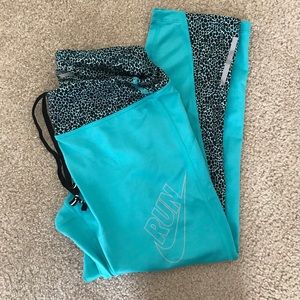 Nike Cropped Leggings